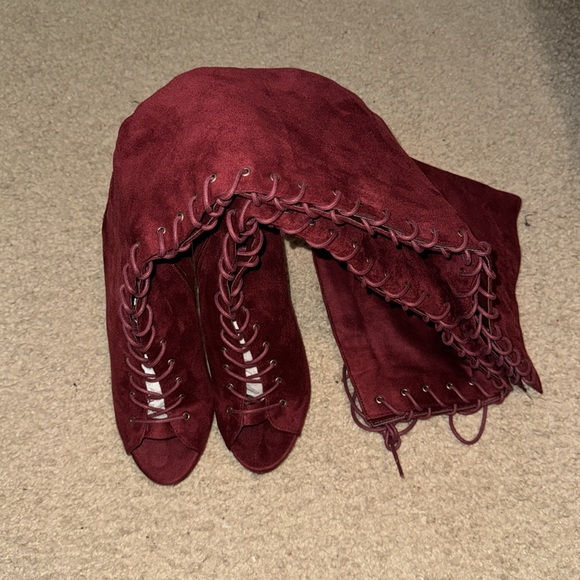 Charlotte Russe Bella Boots Size 9 Color Burgundy - Picture 2 of 11